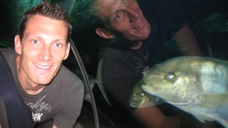 Erk und grosser Fisch im Tunnel