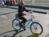 Christin mit Leihfahrrad in Venice Beach