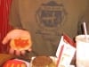 Chilli-Sauce aus dem Spender bei McDonalds